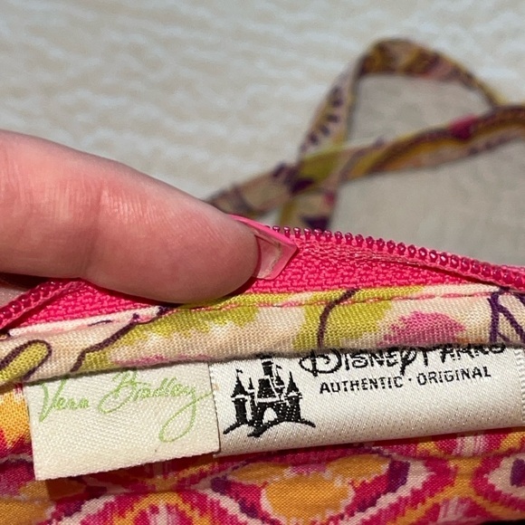 Vera Bradley, Disney Crossbody bag - Picture 8 of 11